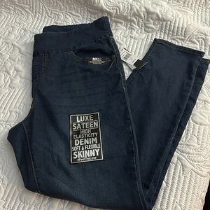 New with Tag - Plus size pull on skinny denim